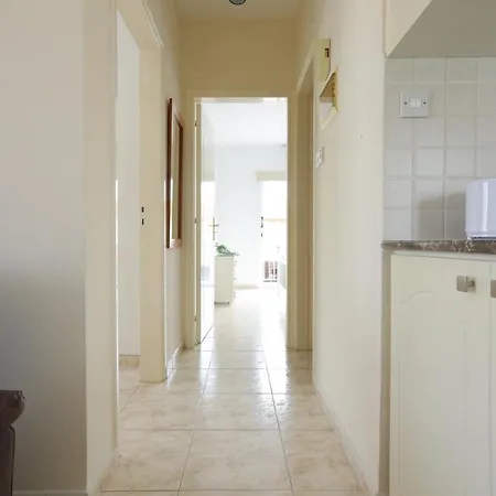 Stylish Holiday - Large Pool - Close To Beach Paphos