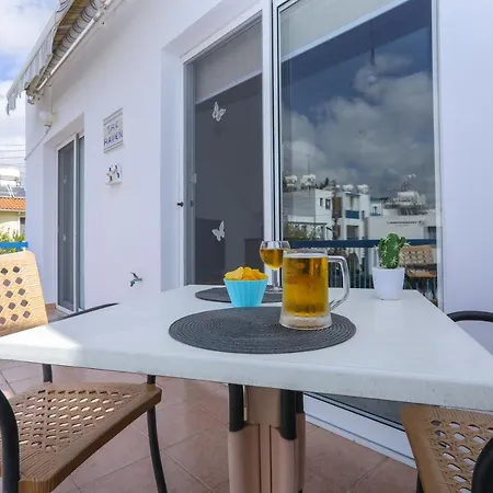 Stylish Holiday - Large Pool - Close To Beach 아파트