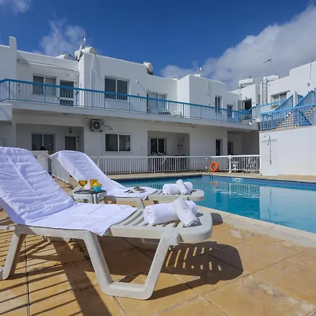 Apartman Stylish Holiday - Large Pool - Close To Beach *