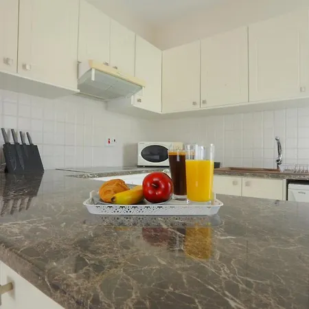 Apartman Stylish Holiday - Large Pool - Close To Beach *