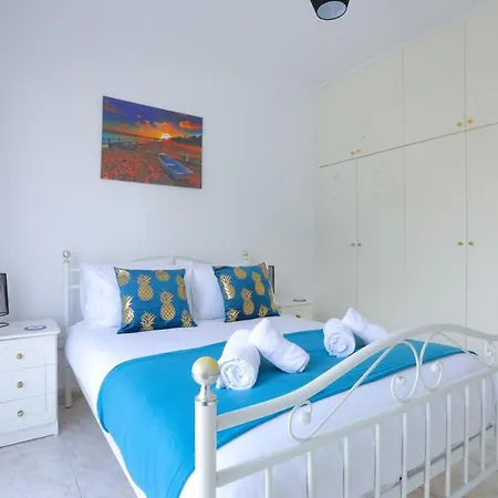 Апартаменты Stylish Holiday - Large Pool - Close To Beach
