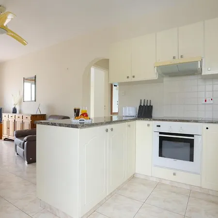 Stylish Holiday - Large Pool - Close To Beach Апартаменты